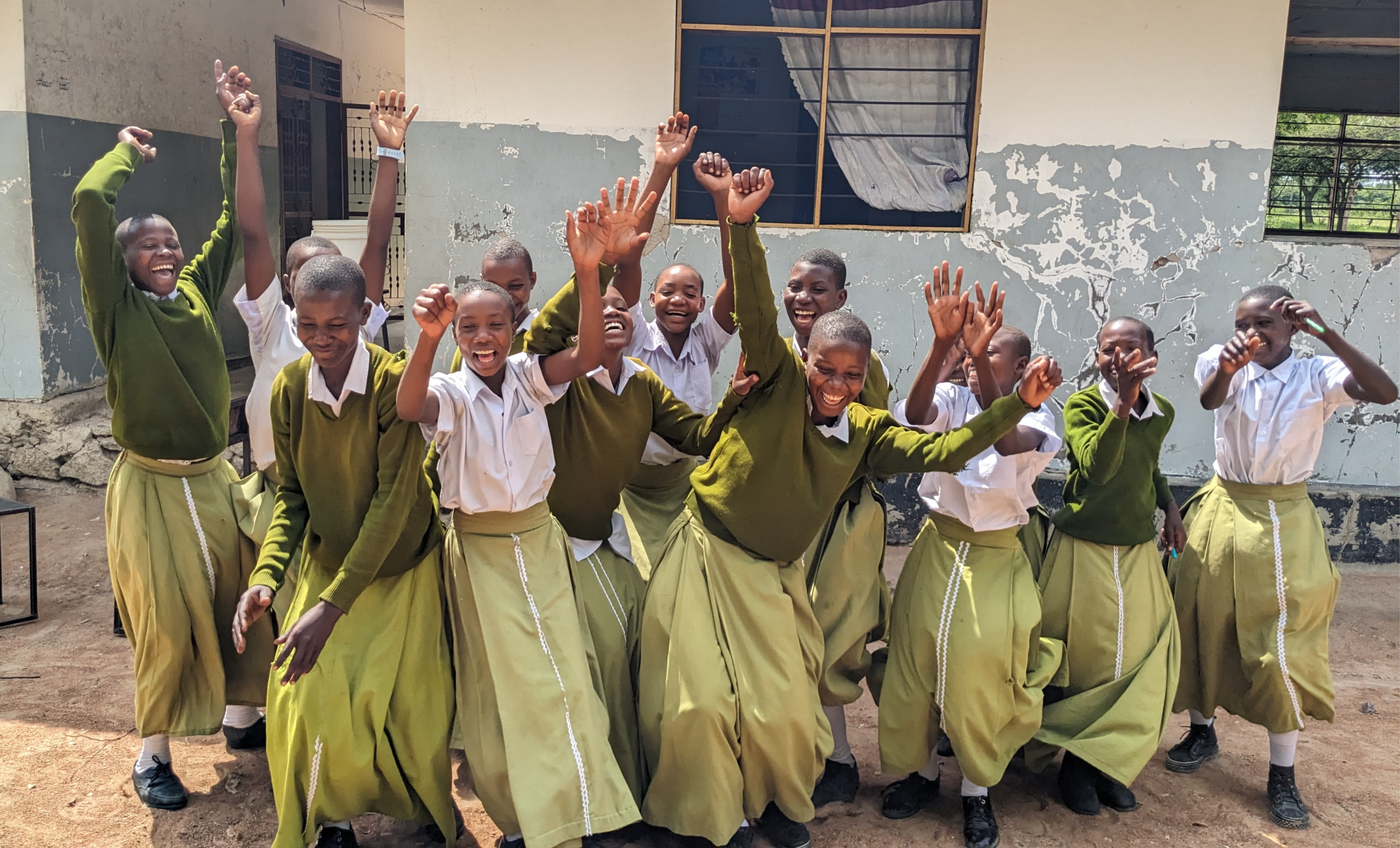 Group of chearing girls